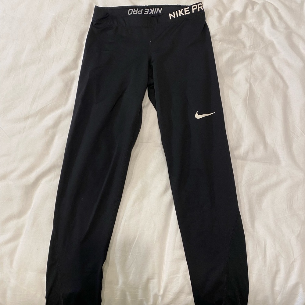 Nike Pro Women's Black Leggings